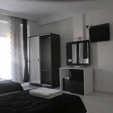 Hotel Madi Lara 3*